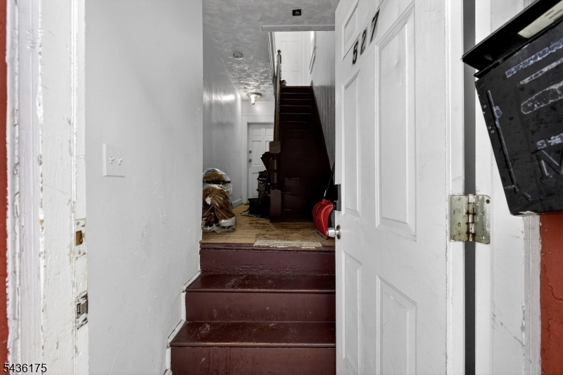 527 Valley St 2 Property Photo 32