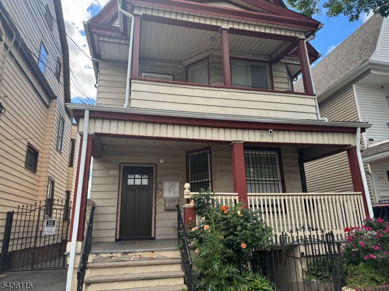 254 Parker St