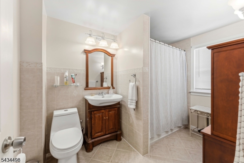 24 Robertson Rd Property Photo 14
