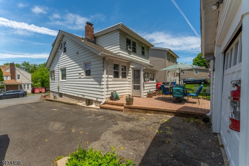 24 Robertson Rd Property Photo 21
