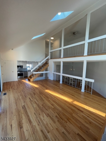 73 Linda Ln Property Photo 8