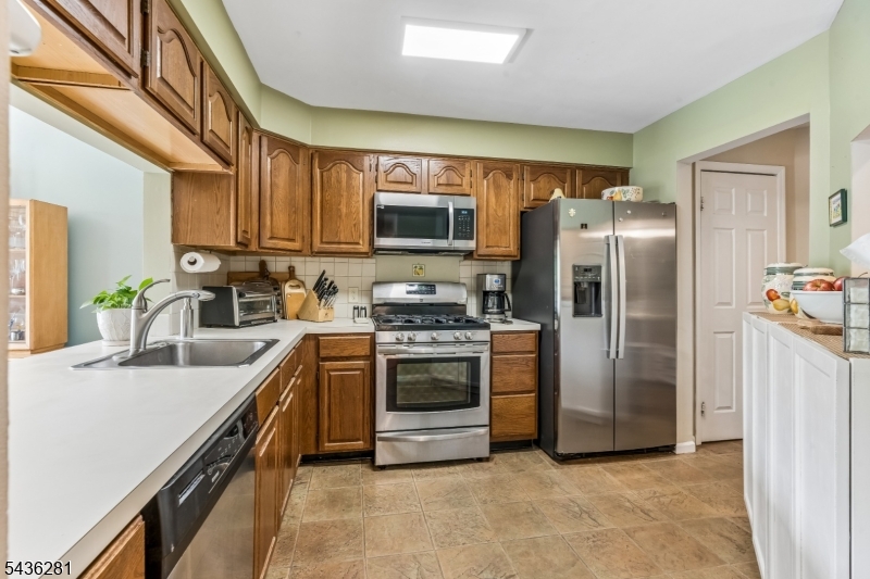 8 Quartz Ln Property Photo 9