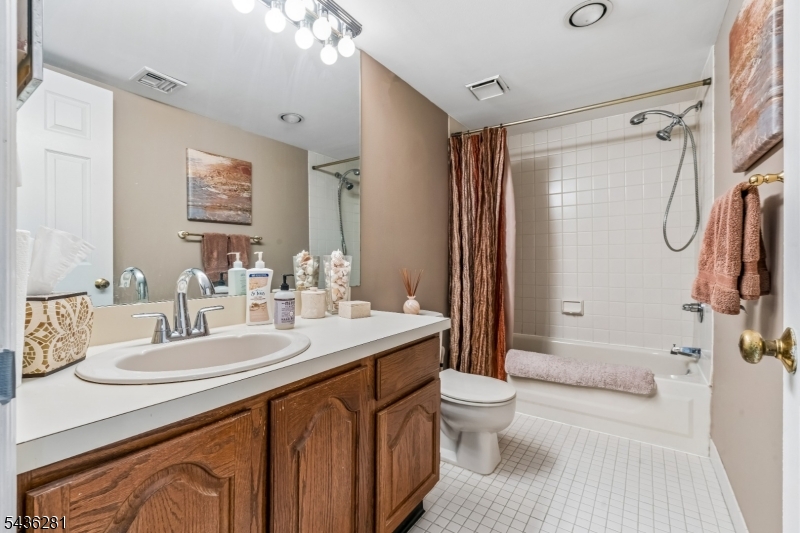 8 Quartz Ln Property Photo 16
