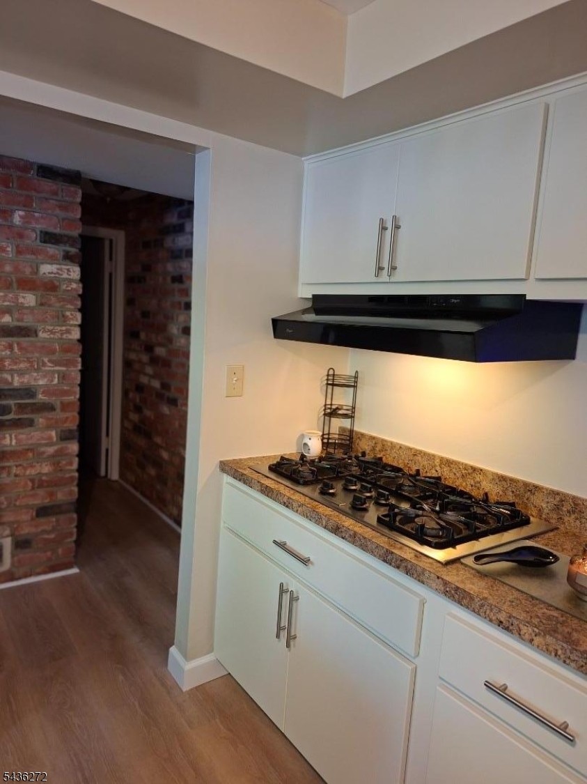 721 Taft Ave Property Photo 6