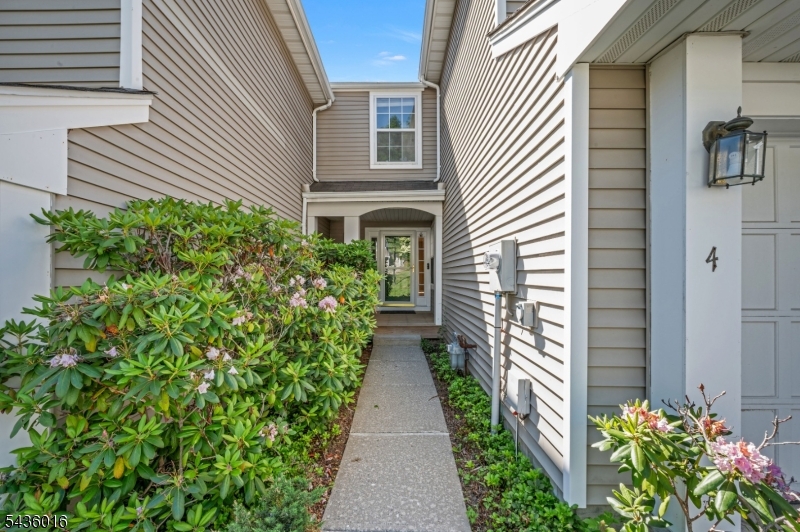 4 Woodmont Dr Property Photo 3