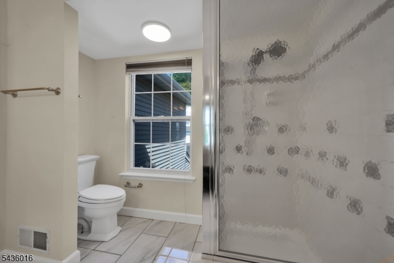 4 Woodmont Dr Property Photo 15