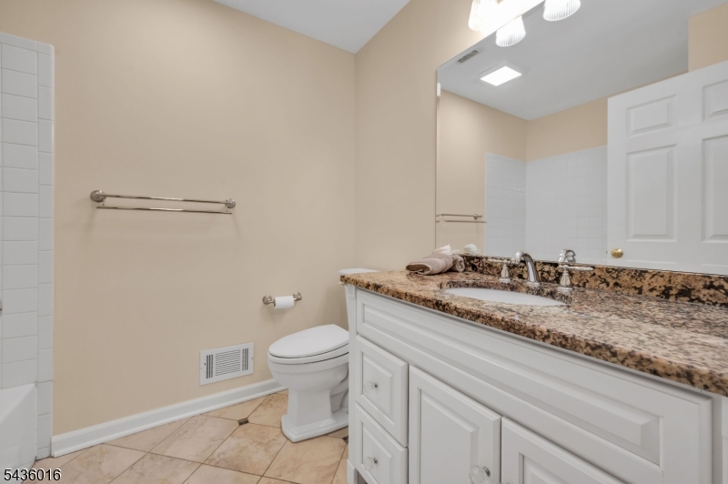 4 Woodmont Dr Property Photo 19
