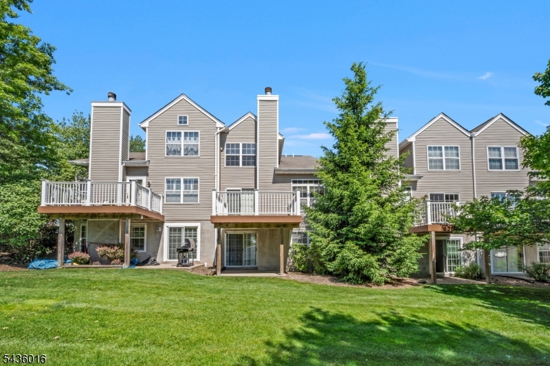 4 Woodmont Dr Property Photo 25