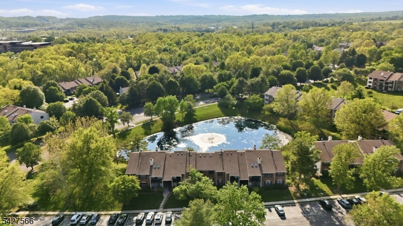 195 English Pl Property Photo 3