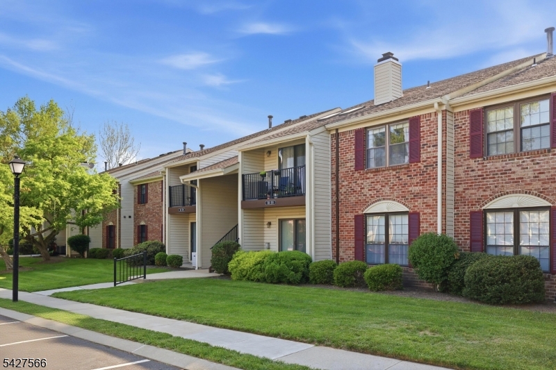 195 English Pl Property Photo 4