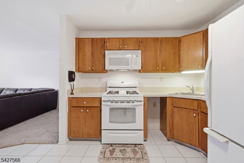 195 English Pl Property Photo 11