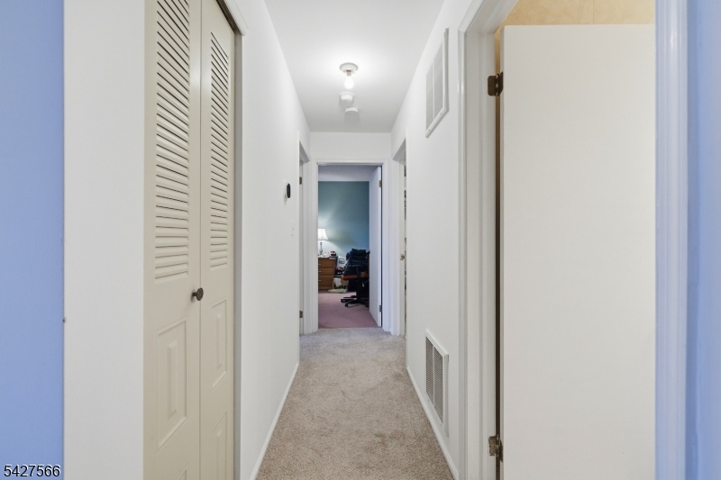 195 English Pl Property Photo 12