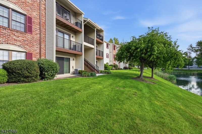 195 English Pl Property Photo 19