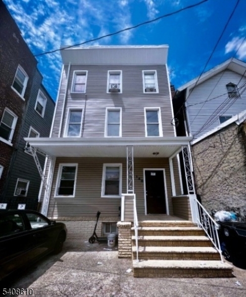 148 Garside St Property Photo 1