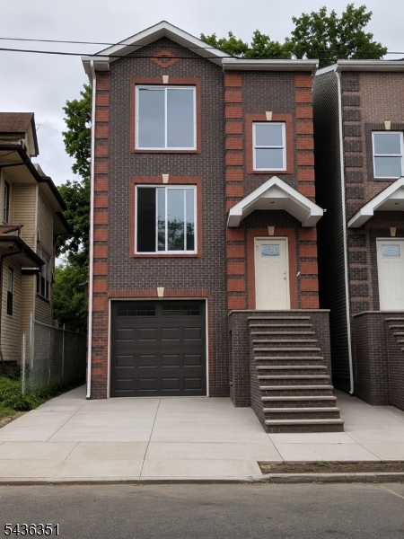 14 Cliff St Property Photo 1