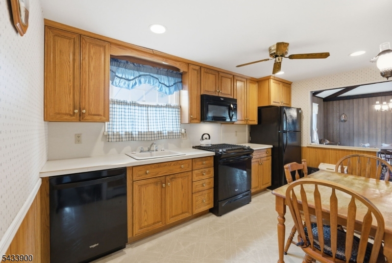 9 Winding Way Property Photo 6