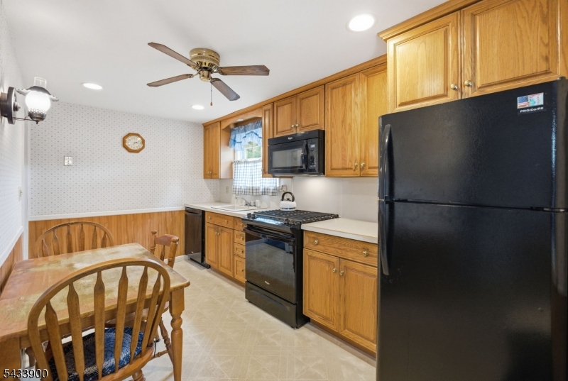 9 Winding Way Property Photo 7