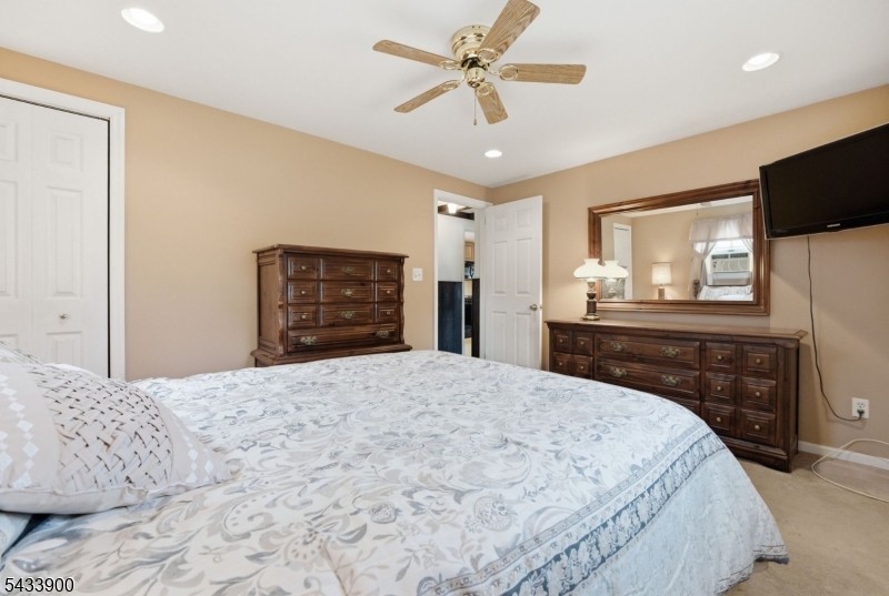 9 Winding Way Property Photo 10