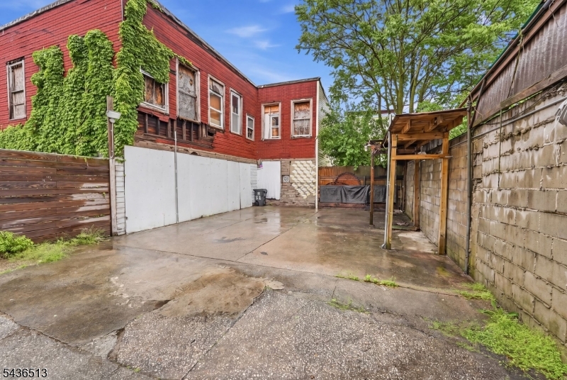 32 Martin Luther King Jr B Property Photo 32