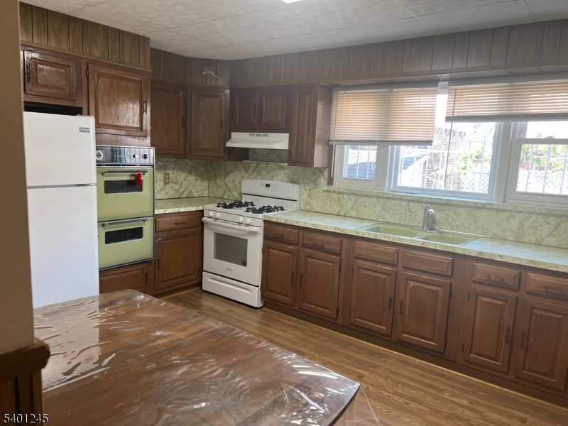 195 Walnut St Property Photo 7
