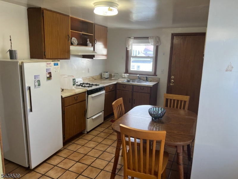 195 Walnut St Property Photo 12