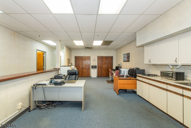 9 Fairfield Ave Property Photo 6