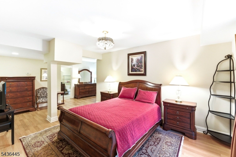 4 Windemere Way Property Photo 32