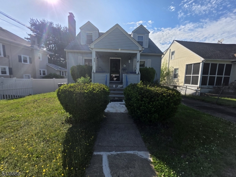 432 Green St Property Photo 1
