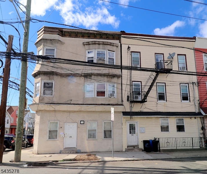 30 Fleming Ave Property Photo 1