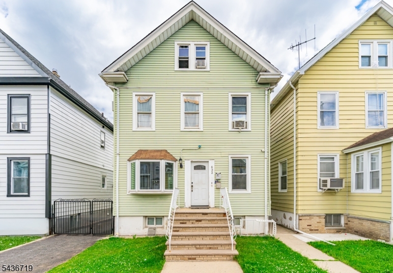 632 Grier Ave Property Photo 1