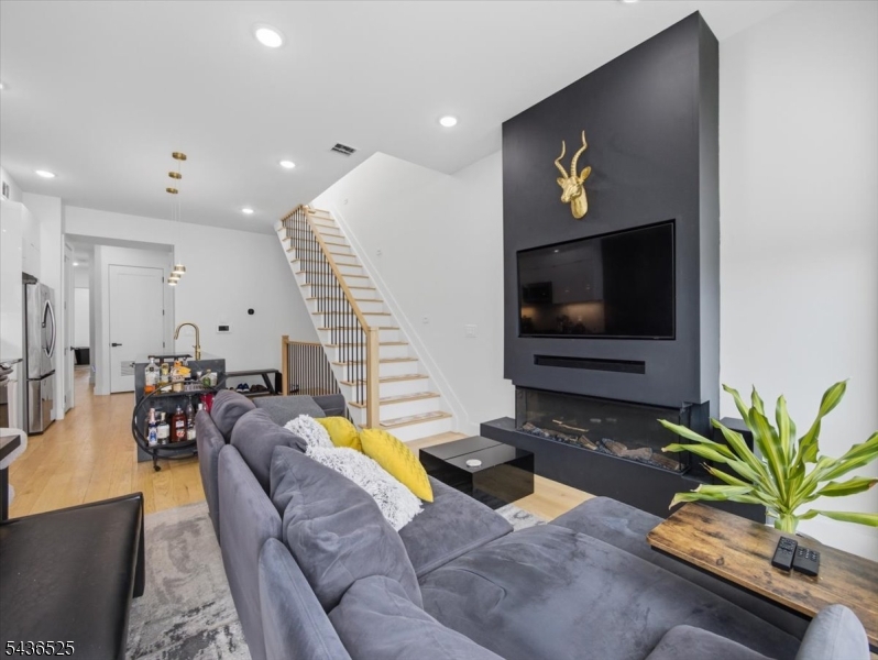 666 Ocean Ave Property Photo 17