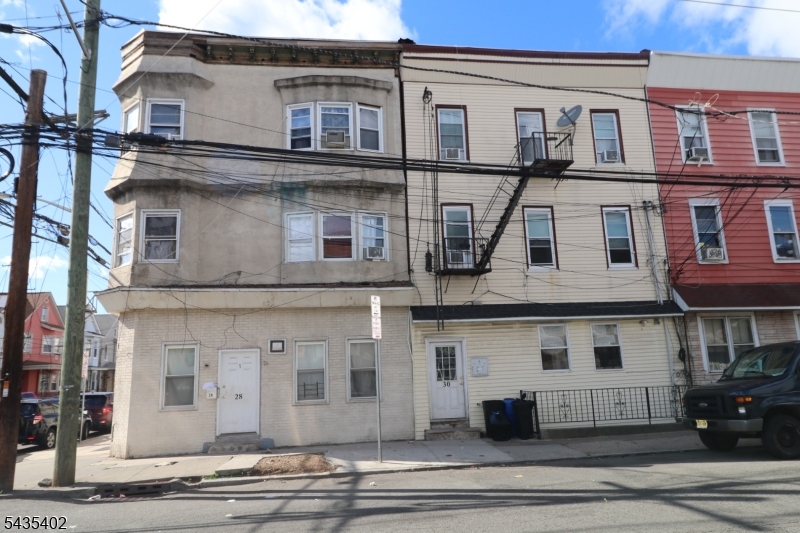 28 Fleming Ave Property Photo 1