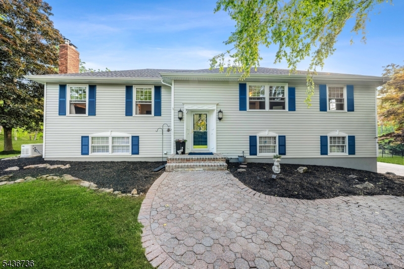 97 Beacon Hill Rd Property Photo 3