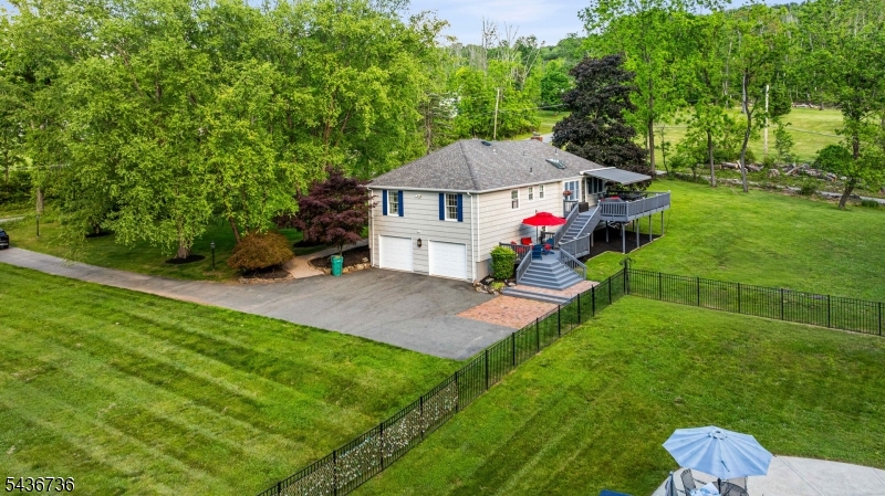 97 Beacon Hill Rd Property Photo 4