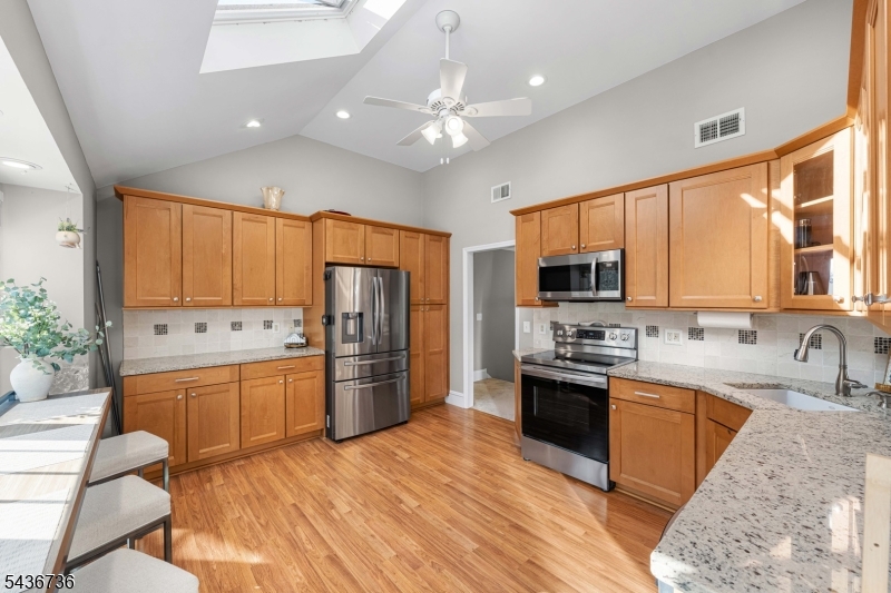 97 Beacon Hill Rd Property Photo 12
