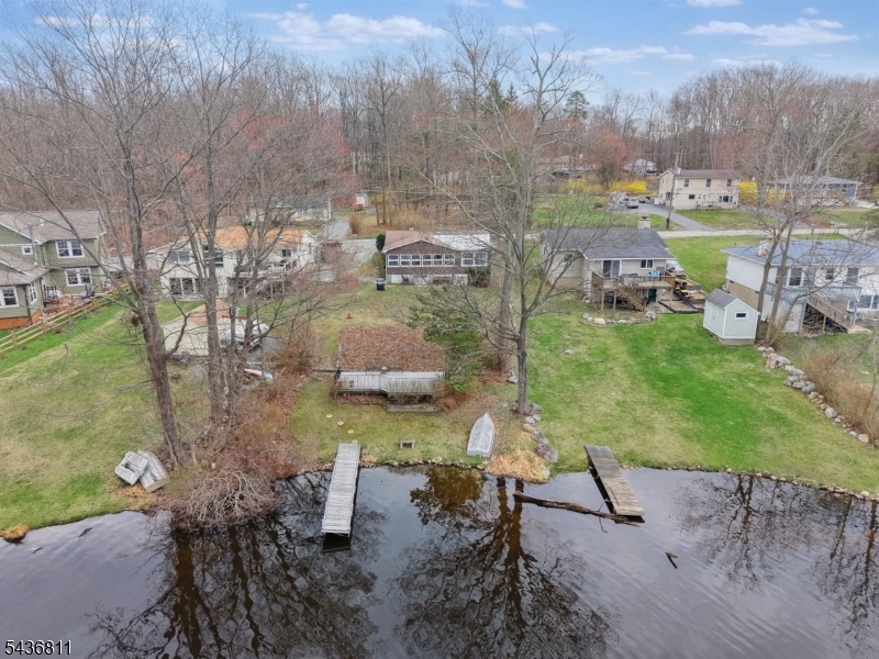 40 E Shore Dr Property Photo 4