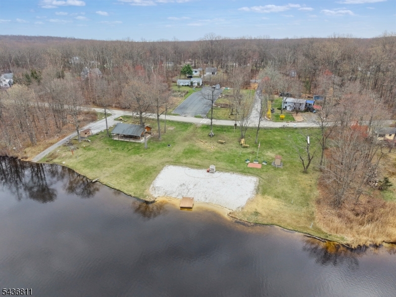 40 E Shore Dr Property Photo 43