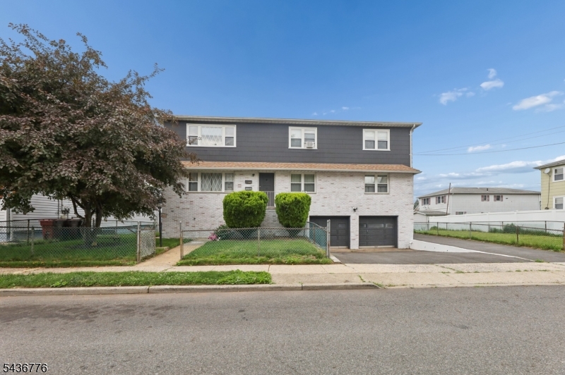 9 Memphis Ave Property Photo 2