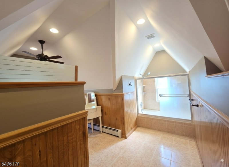 304 Henry St Property Photo 14