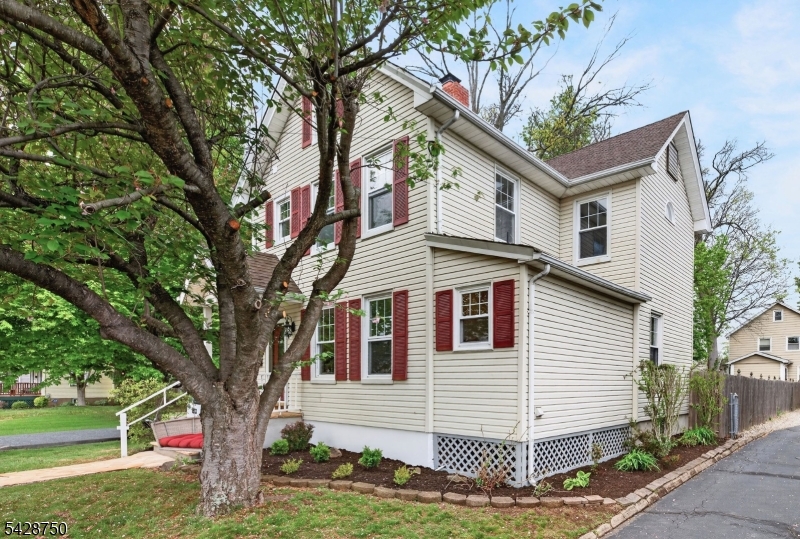 322 Madison Ave Property Photo 4