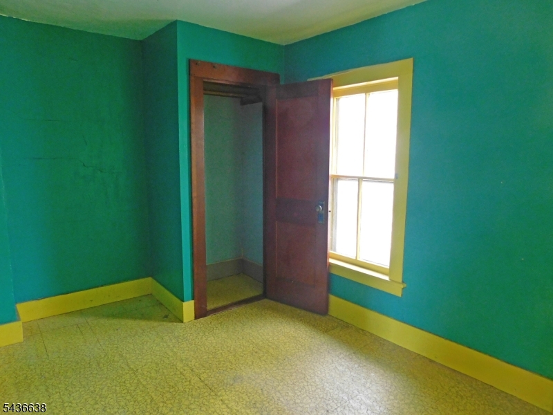 27 Central Ave Property Photo 11