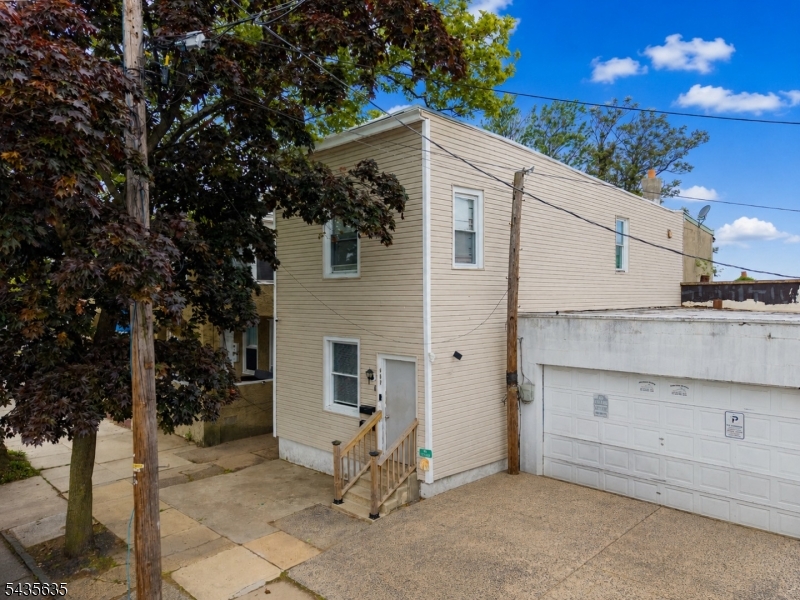 409 Ogden Pl Property Photo 1