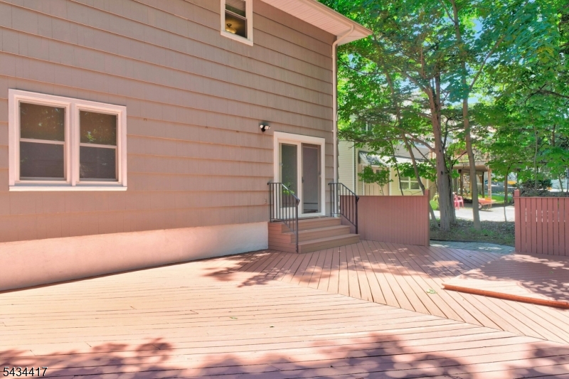 27 Shady Ter Property Photo 5