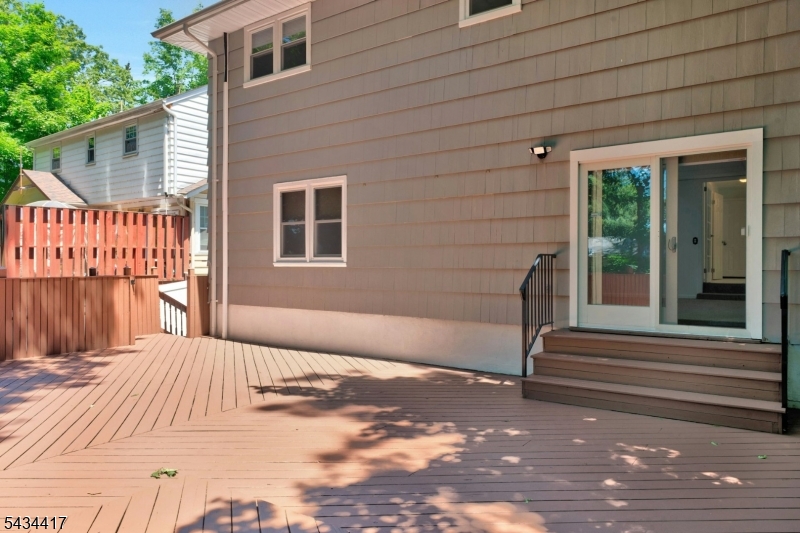 27 Shady Ter Property Photo 6