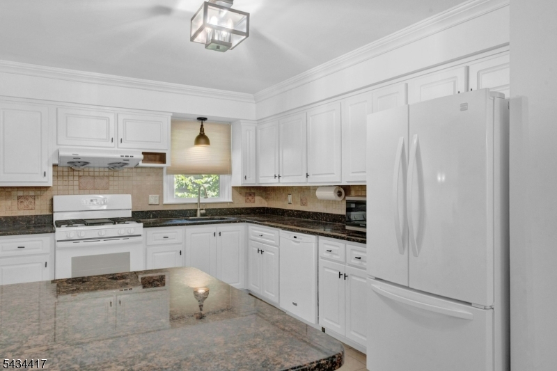27 Shady Ter Property Photo 13