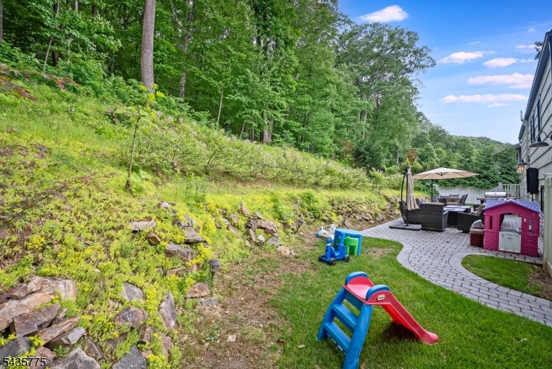 45 Molly Stark Dr Property Photo 21