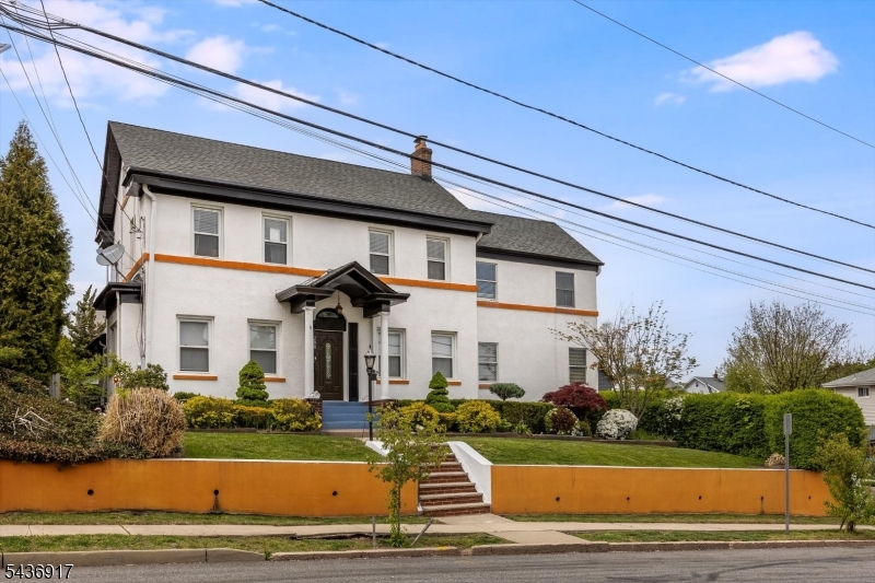 200 Washington Ave Property Photo 1