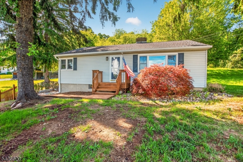 557 Rockport Rd Property Photo 1