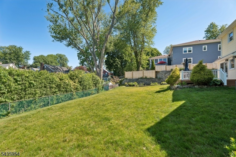 30 Crestwood Rd Property Photo 34