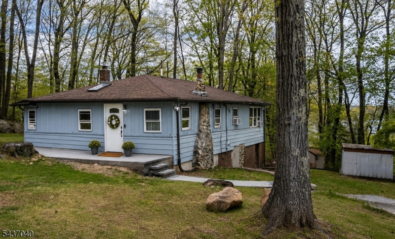 15 Mohican Ave Property Photo 1